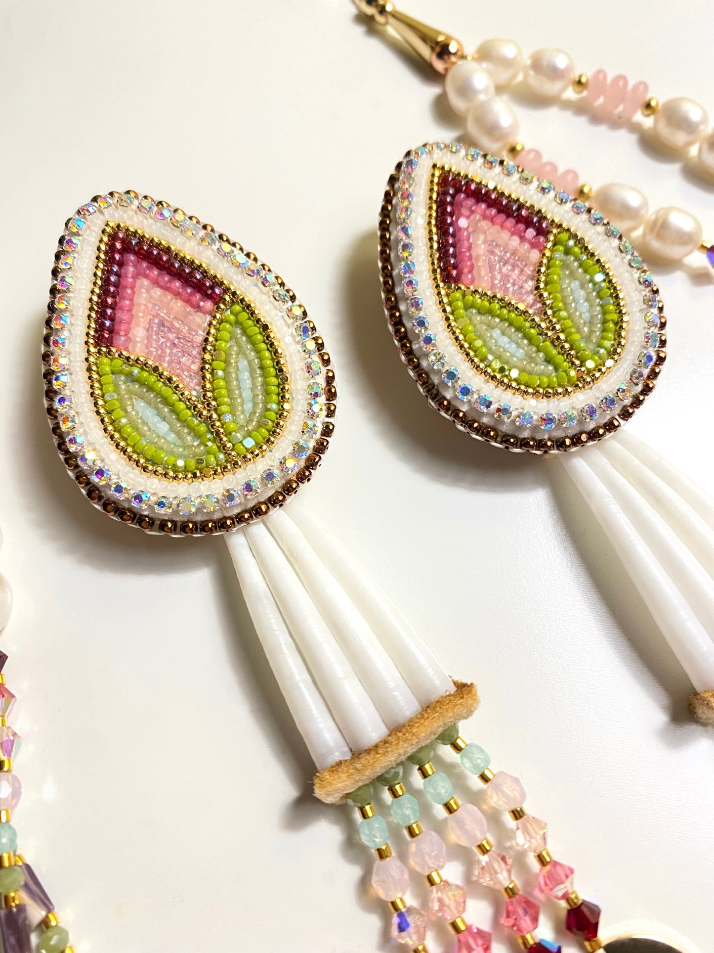 rosebud earrings with dentalium shell & pearl necklace 🐚🌸💐