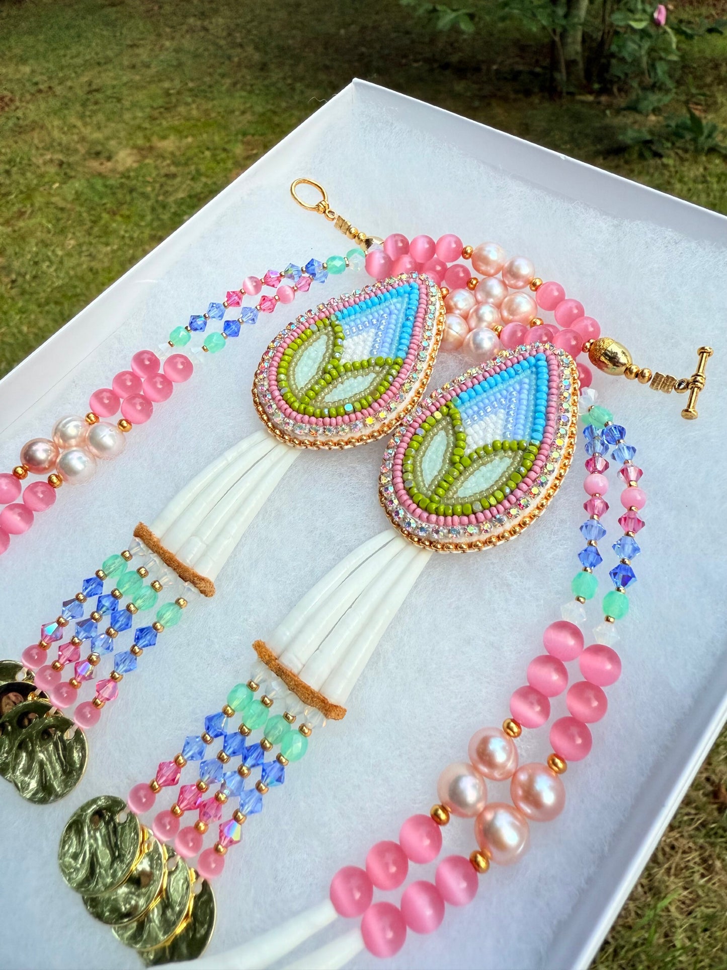 rosebud earrings with dentalium shell & pearl necklace drawing 🐚🌸💐