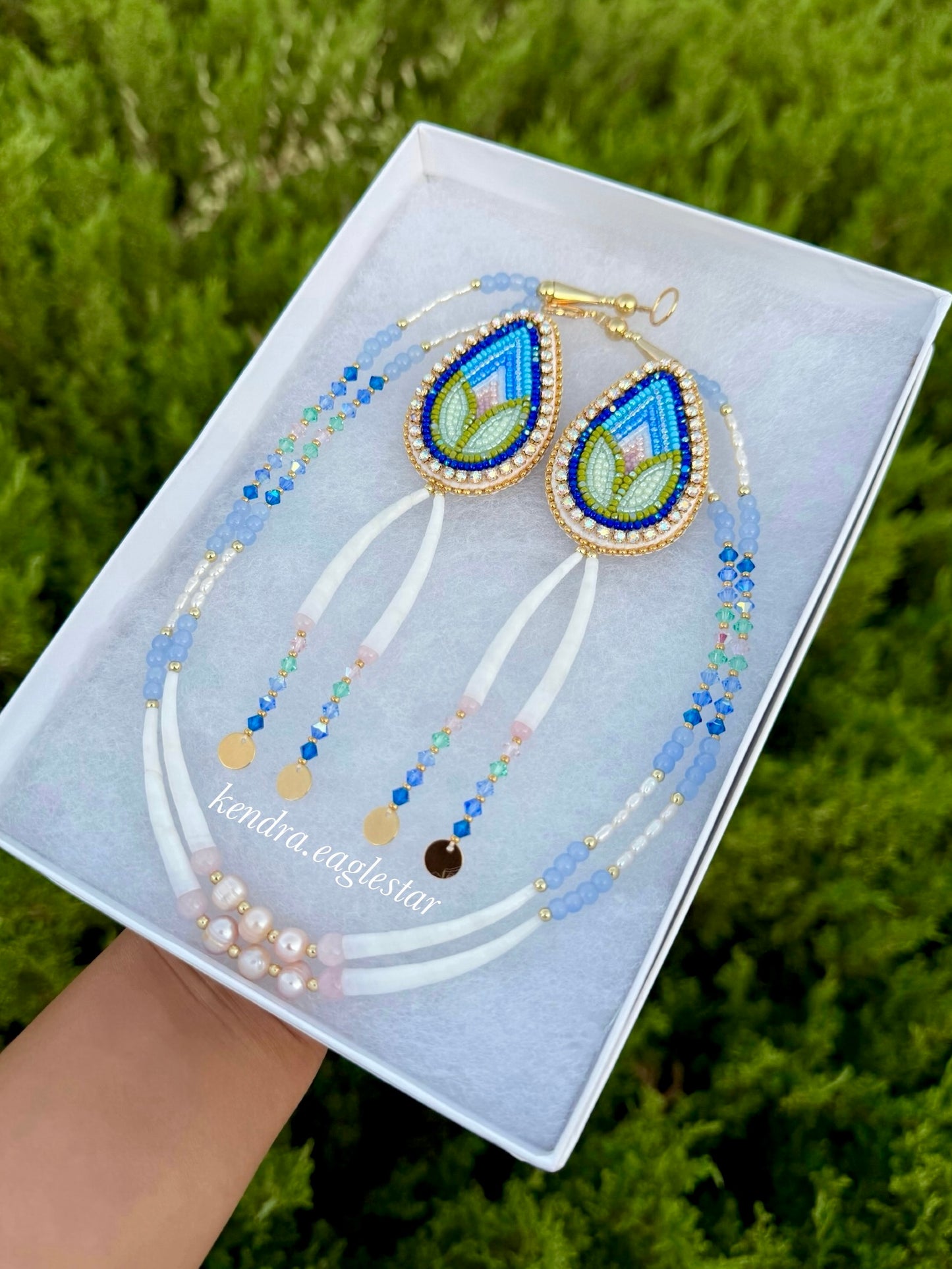 Drawing 🧇🩵 — rosebud earrings & necklace set 🦋