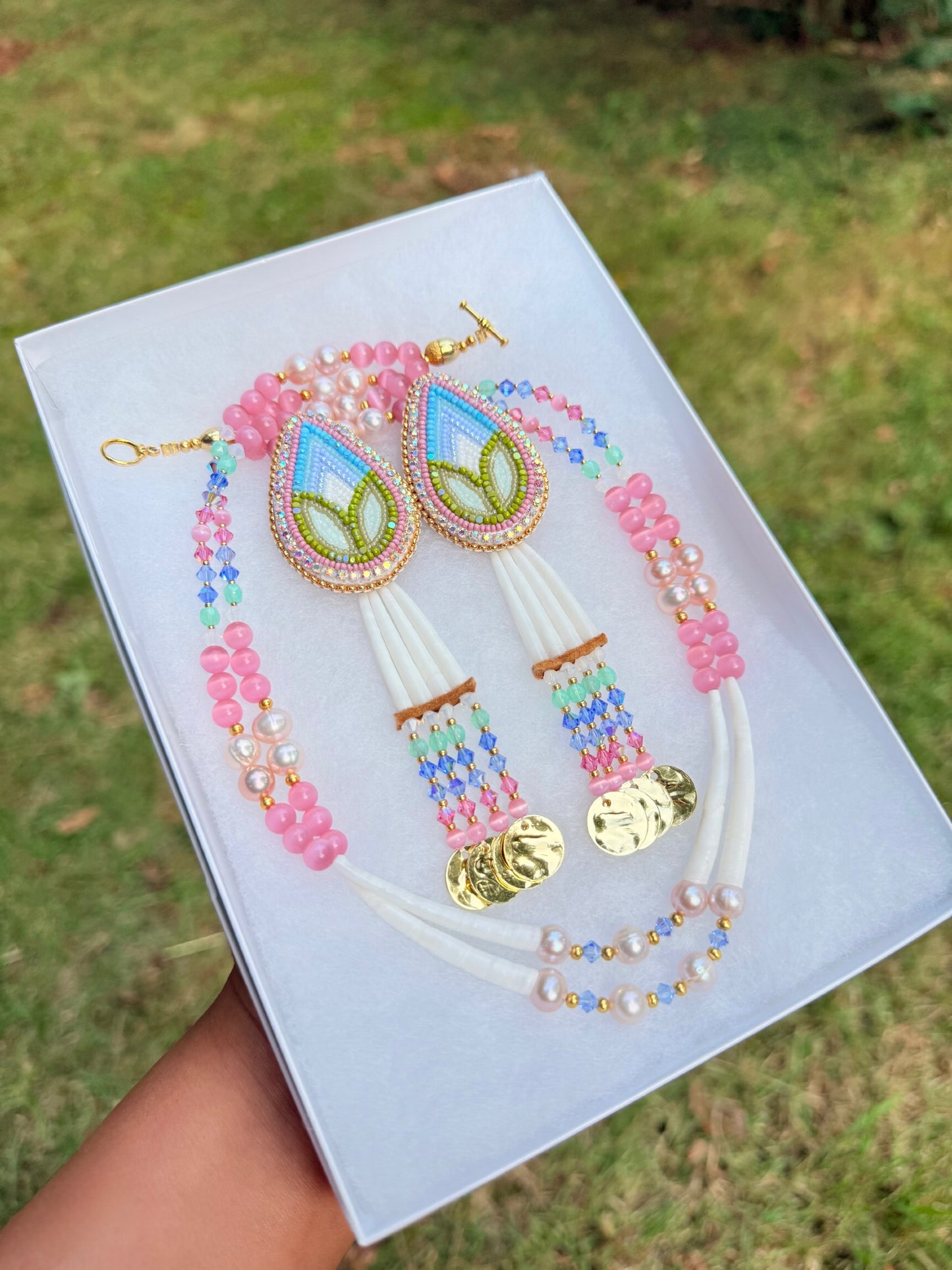 rosebud earrings with dentalium shell & pearl necklace drawing 🐚🌸💐