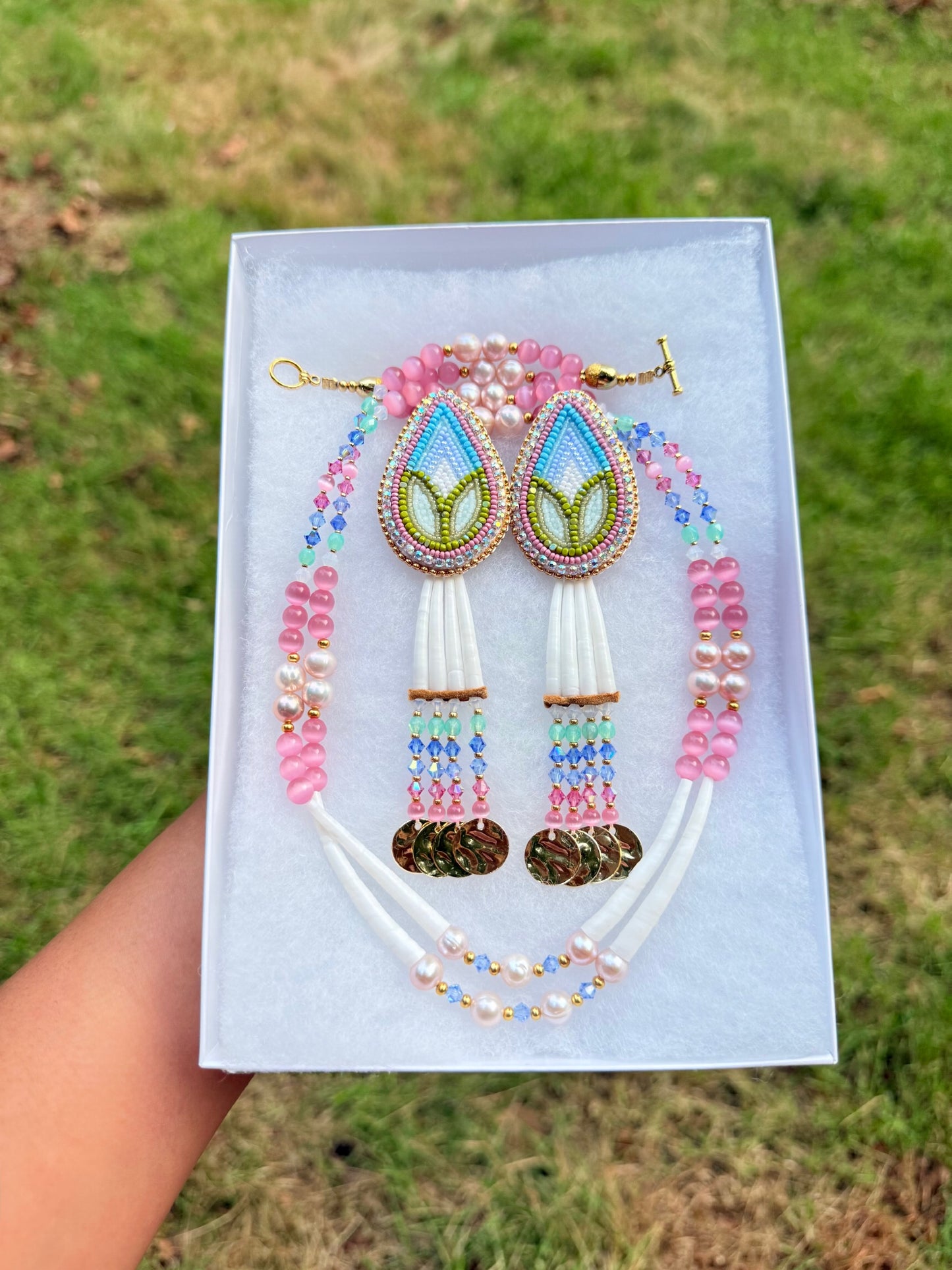 rosebud earrings with dentalium shell & pearl necklace drawing 🐚🌸💐