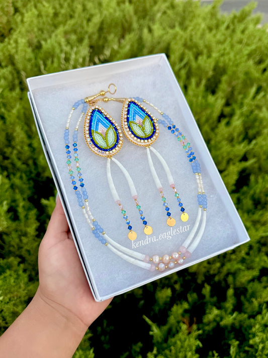 Drawing 🧇🩵 — rosebud earrings & necklace set 🦋