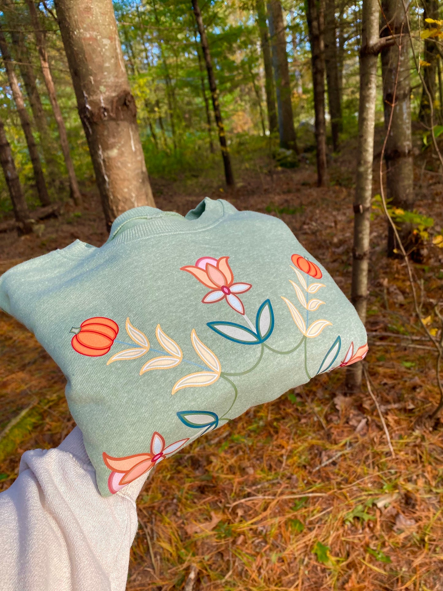 Cozy in Autumn — Sage green crewneck 🌿🧸