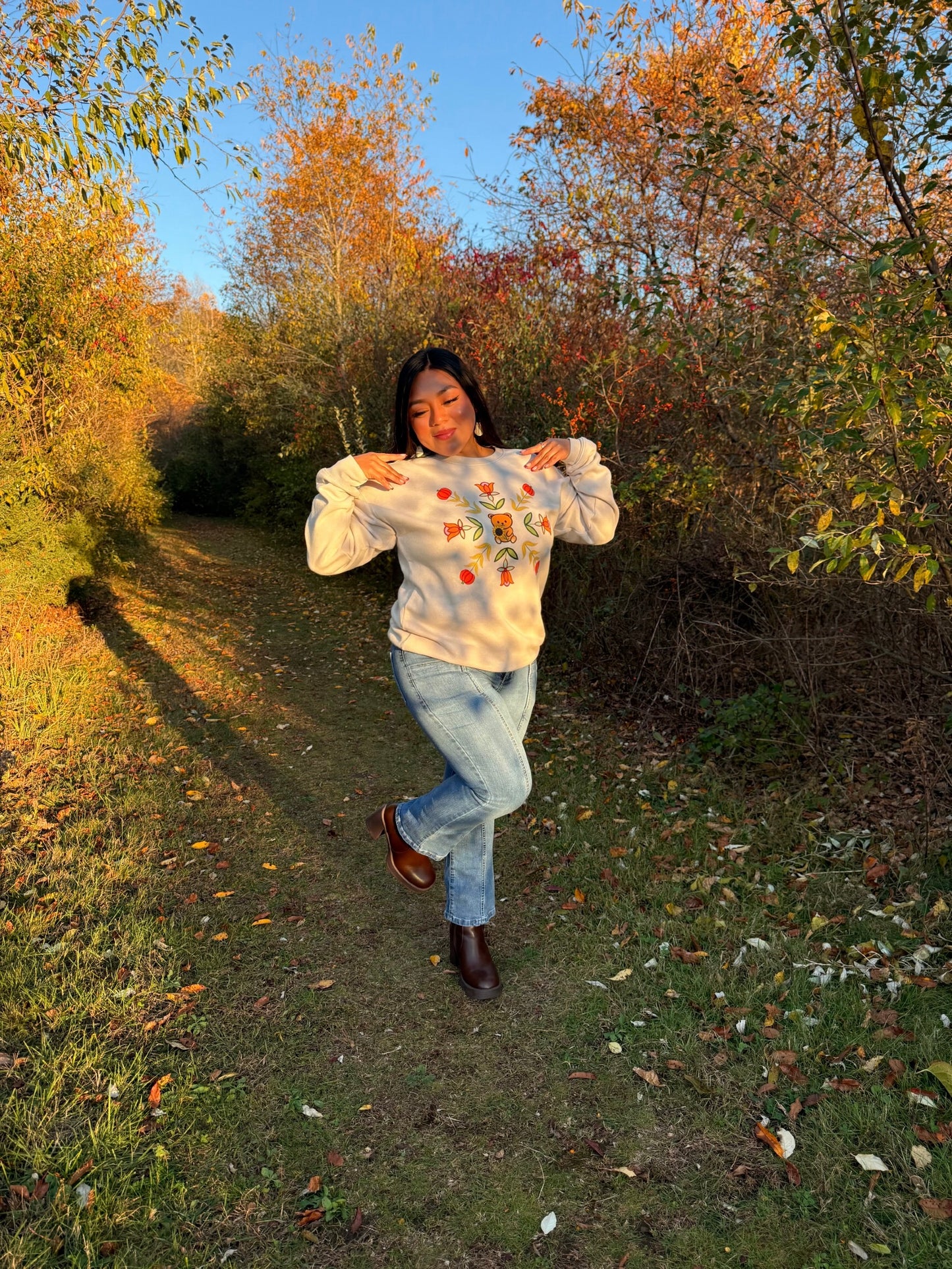 Cozy in Autumn — Oatmeal Tan crewneck 🧸🤎🎃