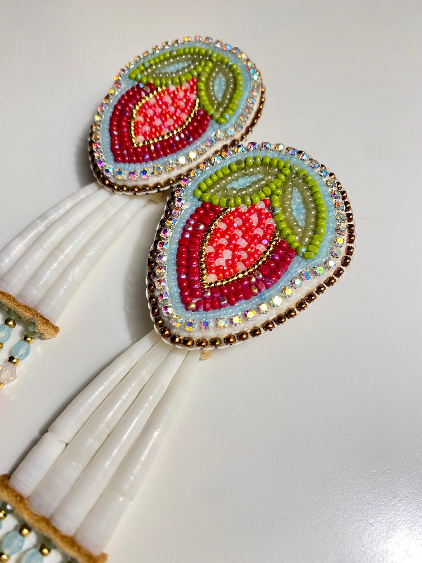 strawberries earrings with dentalium shells 🐚🍓🤎