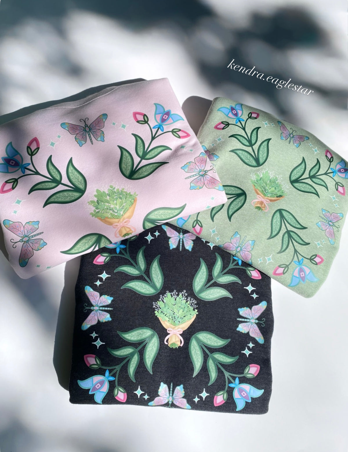 Florals & Flutter crewneck 🌿